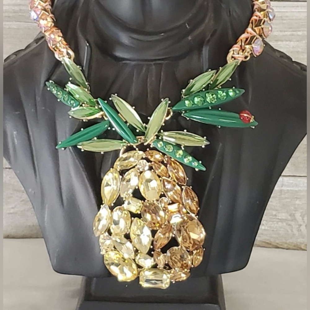 BETSEY JOHNSON Limited Edition RARE Oversized Pineapple Necklace & Earrings NWT - Picture 9 of 16